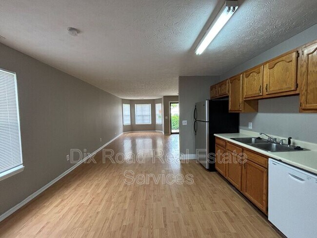 Building Photo - 490 Peyton Dr