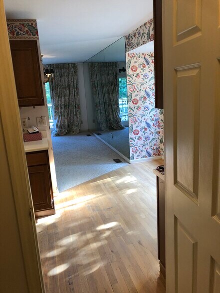 Enter from garage through - 11117 Jardin Pl