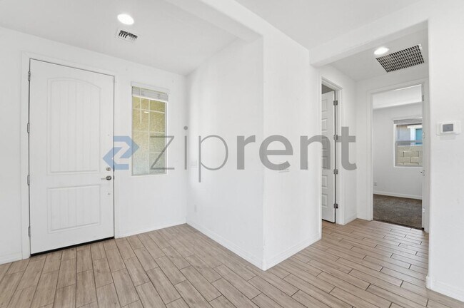 Building Photo - 9219 W Sells Dr