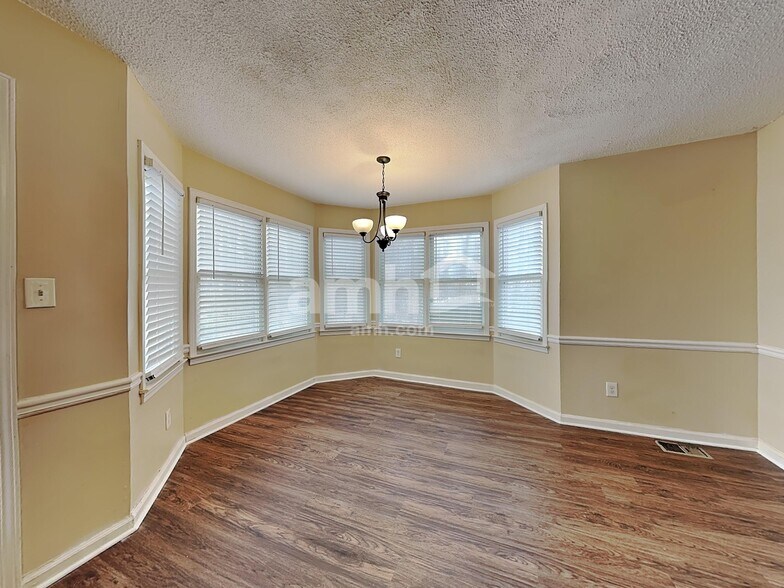 Building Photo - 34 Bell Ct