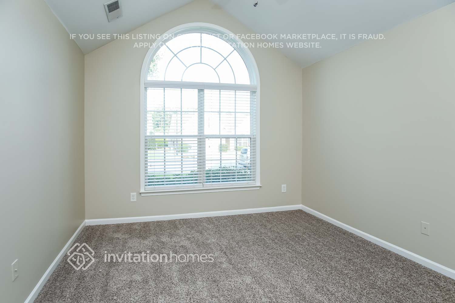 Building Photo - 1029 S Creek Dr