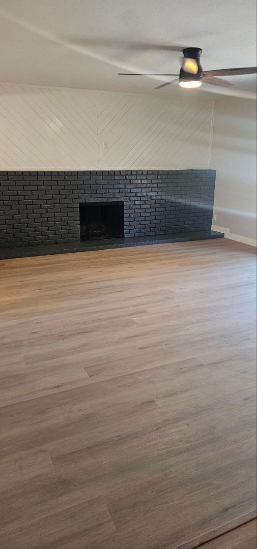 Building Photo - Stylish, Spacious & Super Inviting!