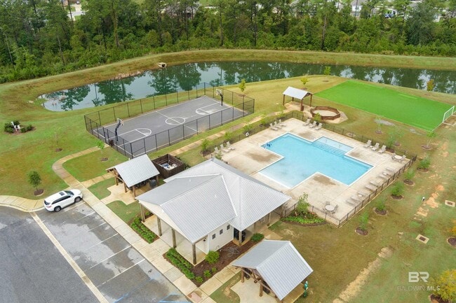 Building Photo - 13137 Cavalier St