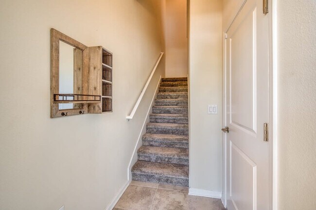 Building Photo - 833 Ocean Course Ave