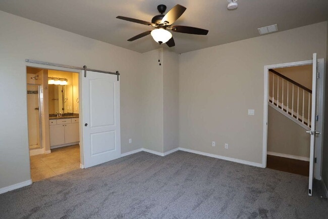 Building Photo - Beautiful 3-Bedroom Townhouse for Rent in Wolf Ranch