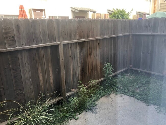 Building Photo - 4392 Green Ave