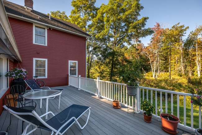 Building Photo - 62 Brush Hill Rd