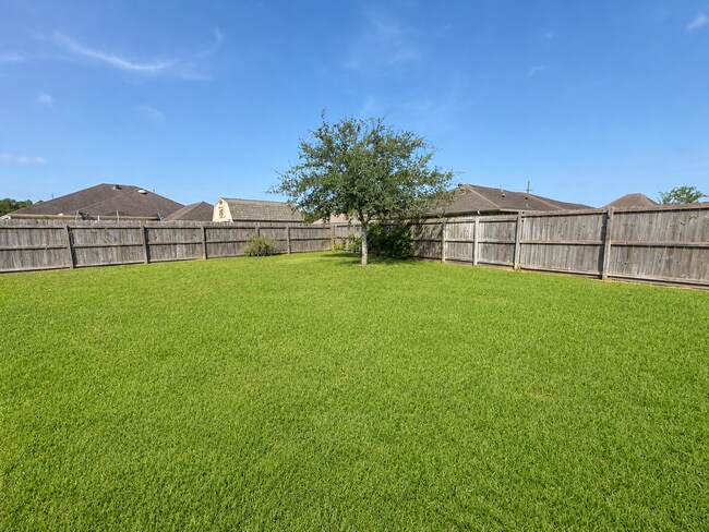 Building Photo - 6645 Jasper Cir