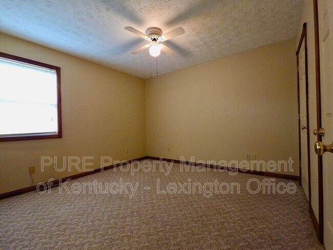 Building Photo - 366 Bonny Lynn Dr