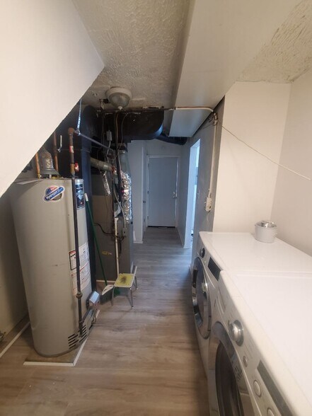 Building Photo - 23756 Banbury Cir