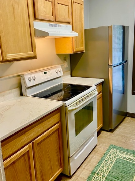 Building Photo - 356 Walnut St