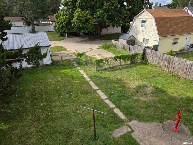 Building Photo - 405 S Main St