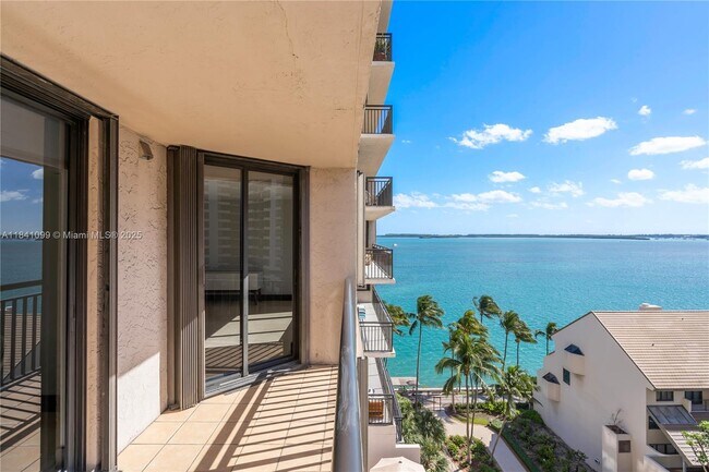 Building Photo - 540 Brickell Key Dr