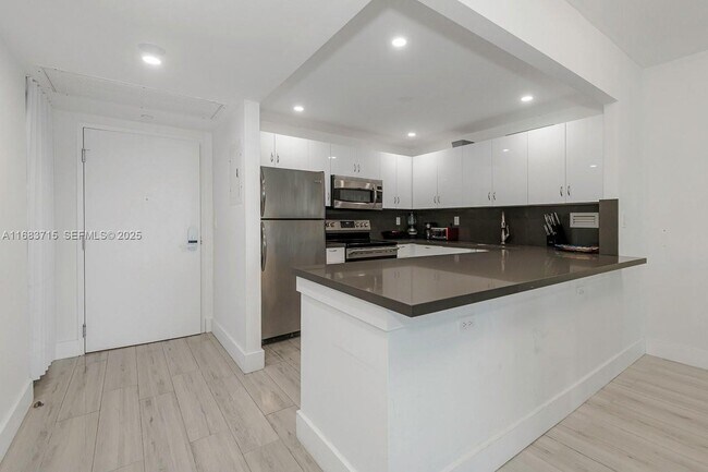 Building Photo - 2301 Collins Ave