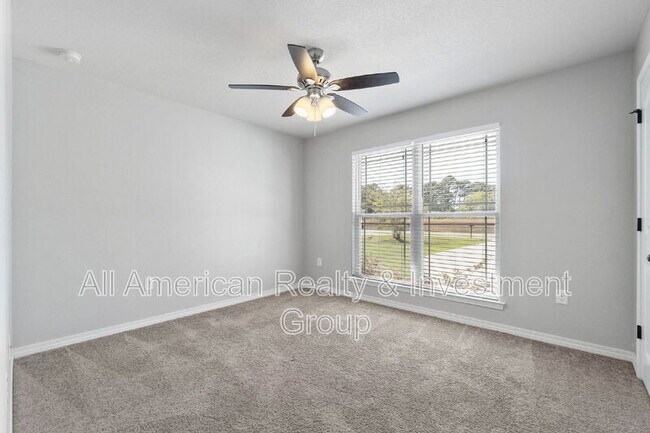 Building Photo - 2432 Frontera St