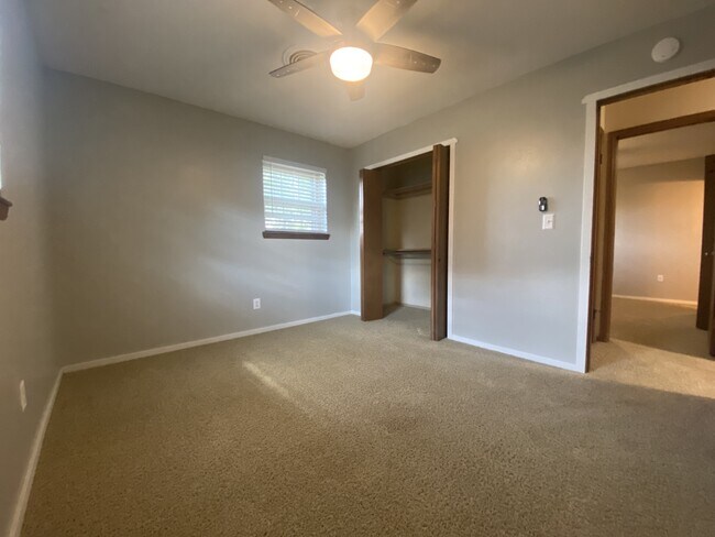 Building Photo - 1525 Cherry Stone St