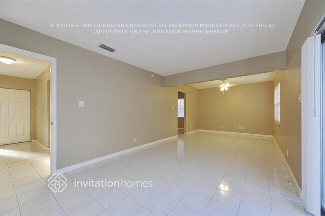 Building Photo - 2213 Boxwood Way