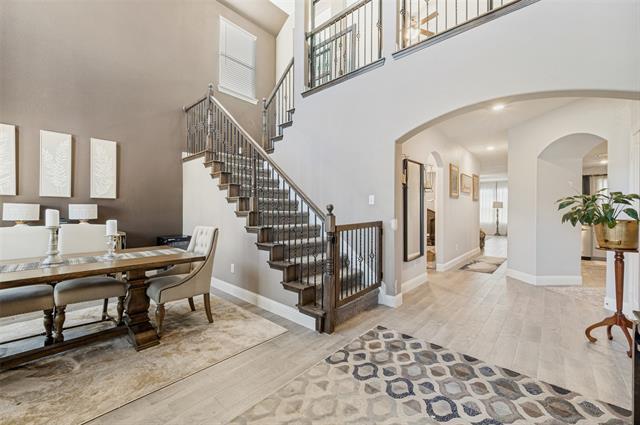 Building Photo - 10920 Canyon Mine Dr