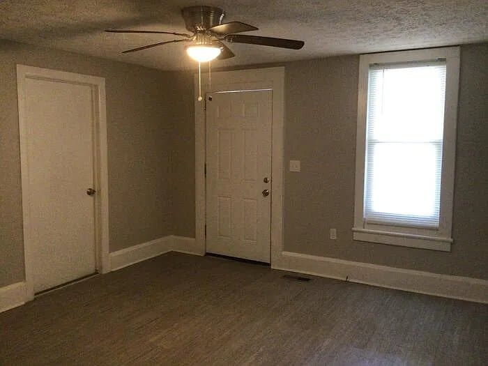 Building Photo - 9 Hemlock Dr