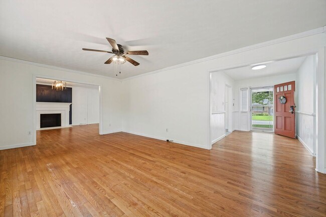 Building Photo - 1757 Lafayette Dr