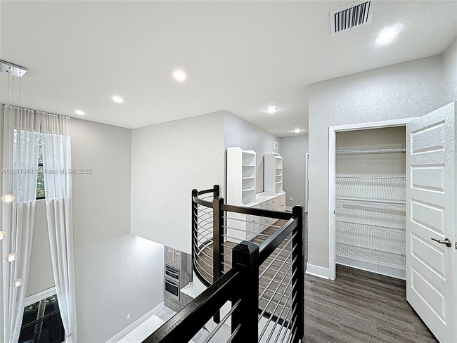 Building Photo - 15530 NW 89th Ct