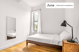 Building Photo - Room in Shared 5 bed/3 bath home in Ridgewood