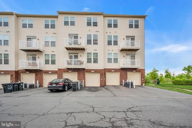 Building Photo - 21600 Romans Dr