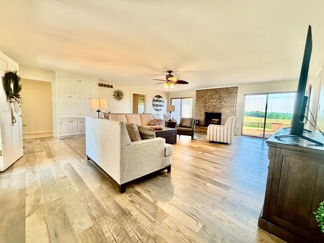 Building Photo - Escape to Luxury: Your Private Oasis on a ...