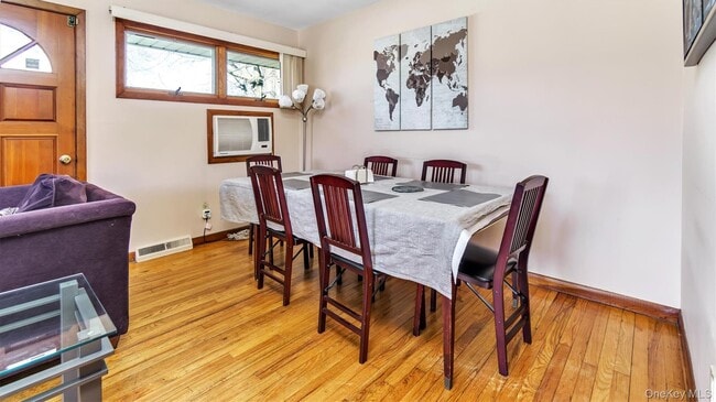 Building Photo - 19 7th St