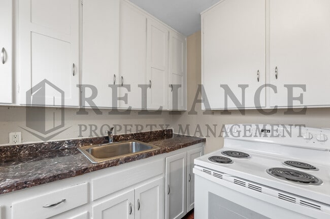 Building Photo - 1316 Dellrose