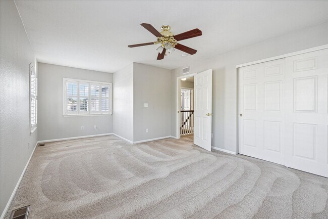 Building Photo - Wonderful 3 bedroom, 3.5 bath home in High...