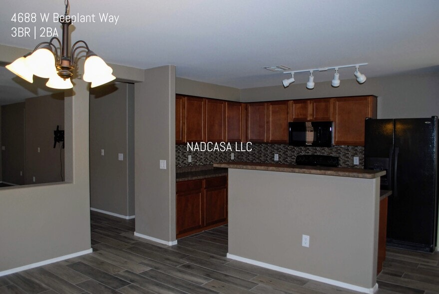 Building Photo - 4688 W Beeplant Way