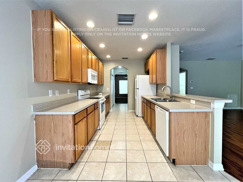 Building Photo - 7653 Nottinghill Sky Dr