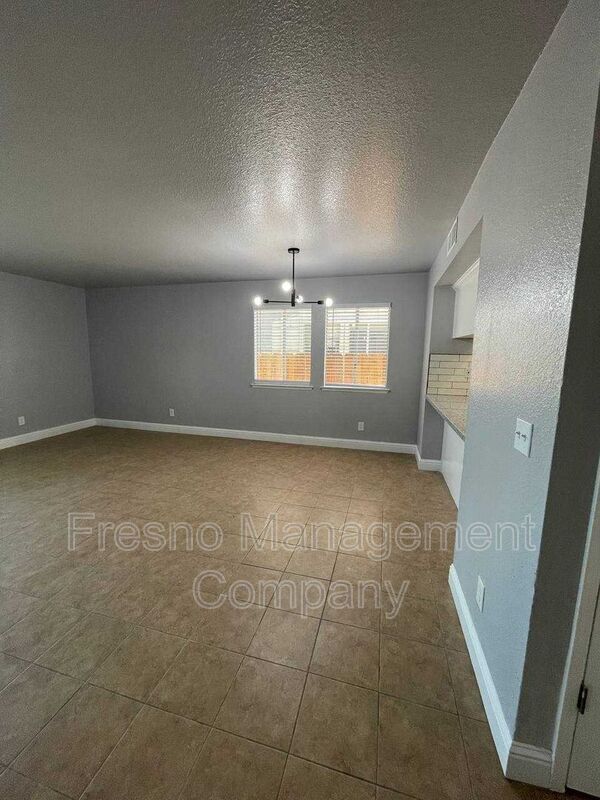 Building Photo - 3306 W Shields Ave