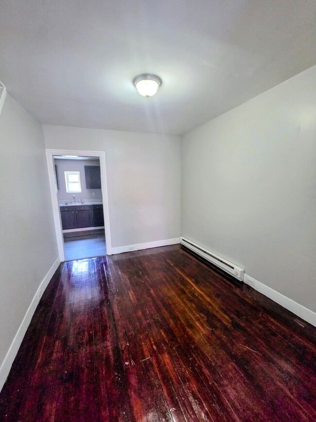 Building Photo - 816 Laufer St