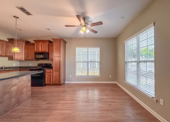 Building Photo - 1988 Green Castle Ln