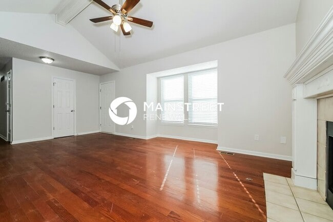 Building Photo - 3 Bedroom Pet-Friendly Home in INDEPENDENCE, MO with Main Street Renewal