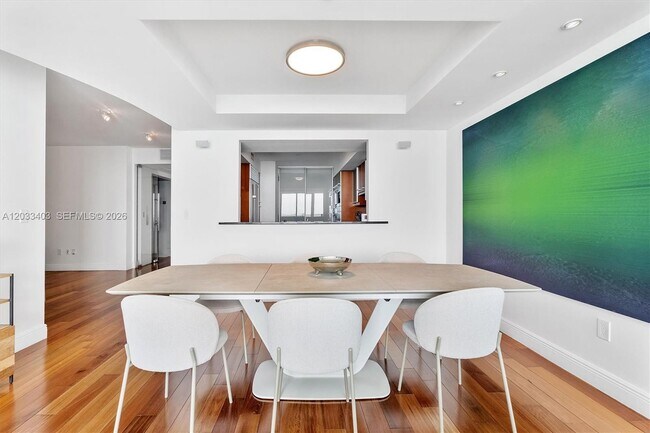 Building Photo - 1331 Brickell Bay Dr