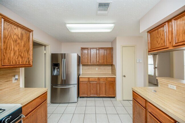 Building Photo - 13211 Rosstown Dr