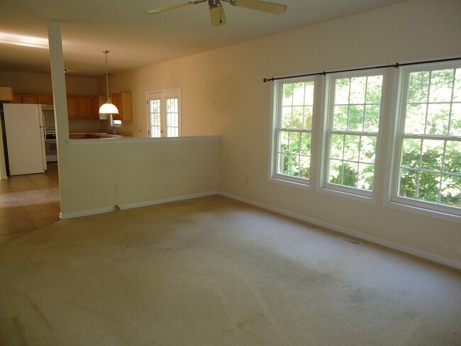 Building Photo - 417 Oakhall Dr