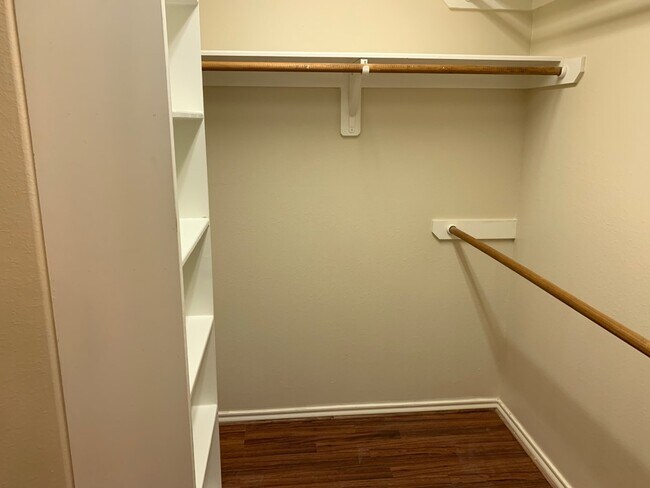 Building Photo - 42 Blue Creek Pl