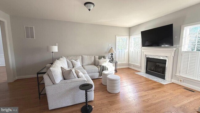 Building Photo - 19913 Naples Lakes Terrace