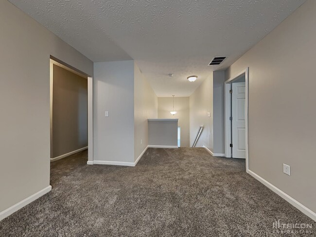 Building Photo - 2089 Shadow Fox Dr