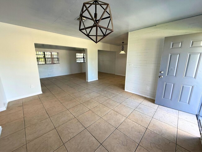 Building Photo - 20520 NW 24th Ct