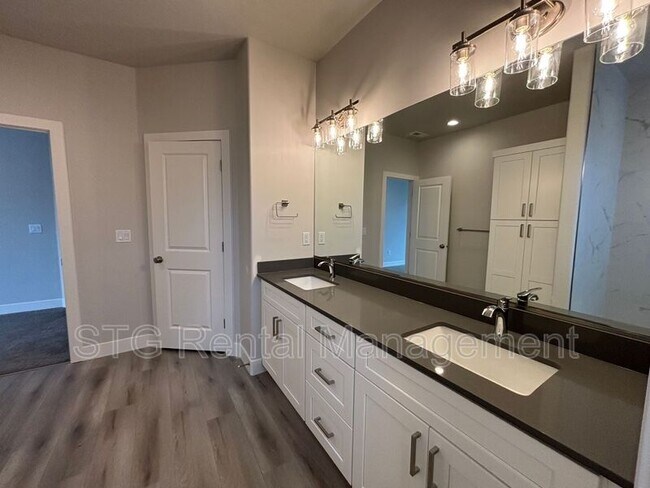 Building Photo - 1073 S 4380 W