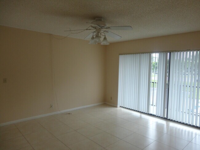 Building Photo - 3636 Alder Dr