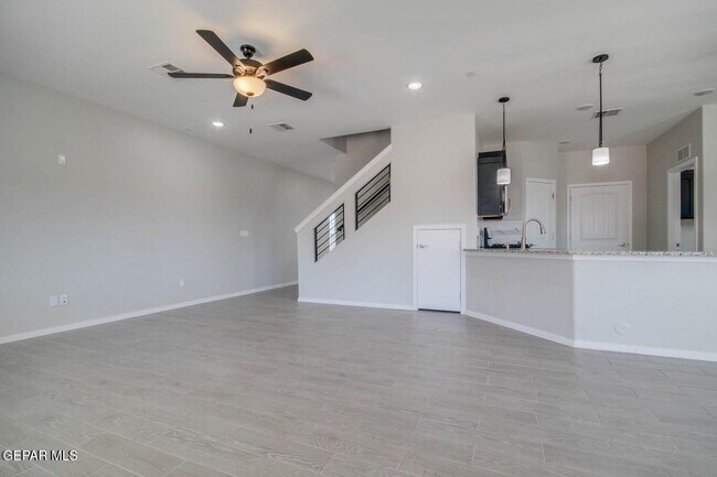 Building Photo - 916 Mormon Tea Dr
