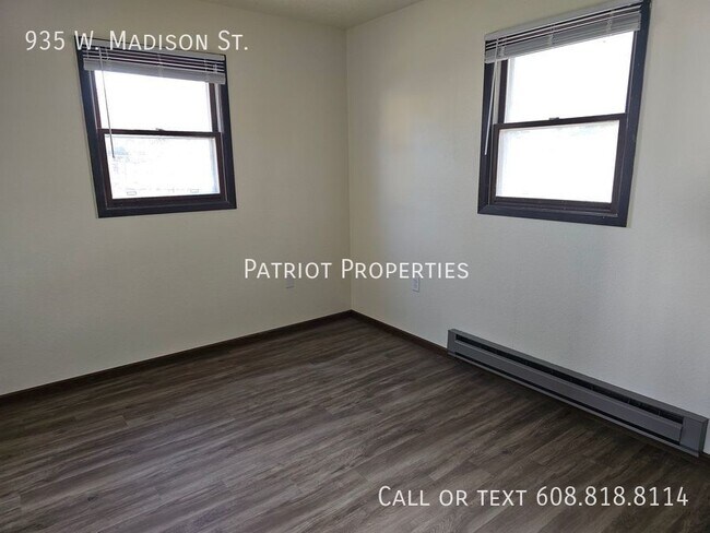 Building Photo - 935 W Madison St