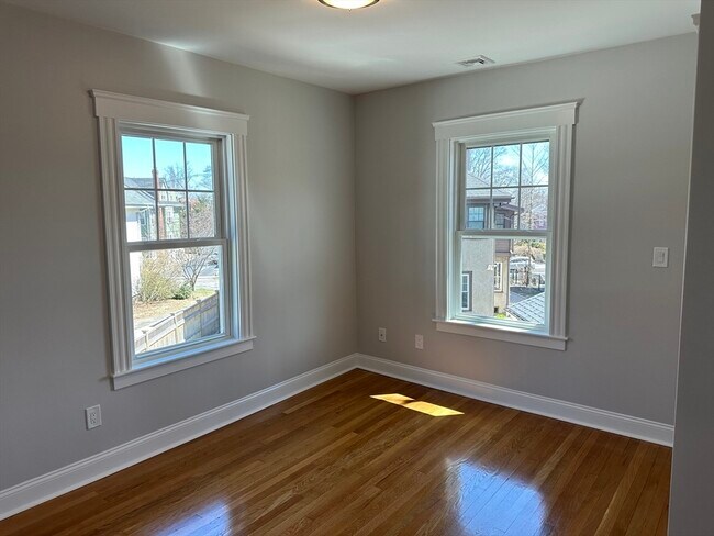 Building Photo - 35 Trapelo Rd