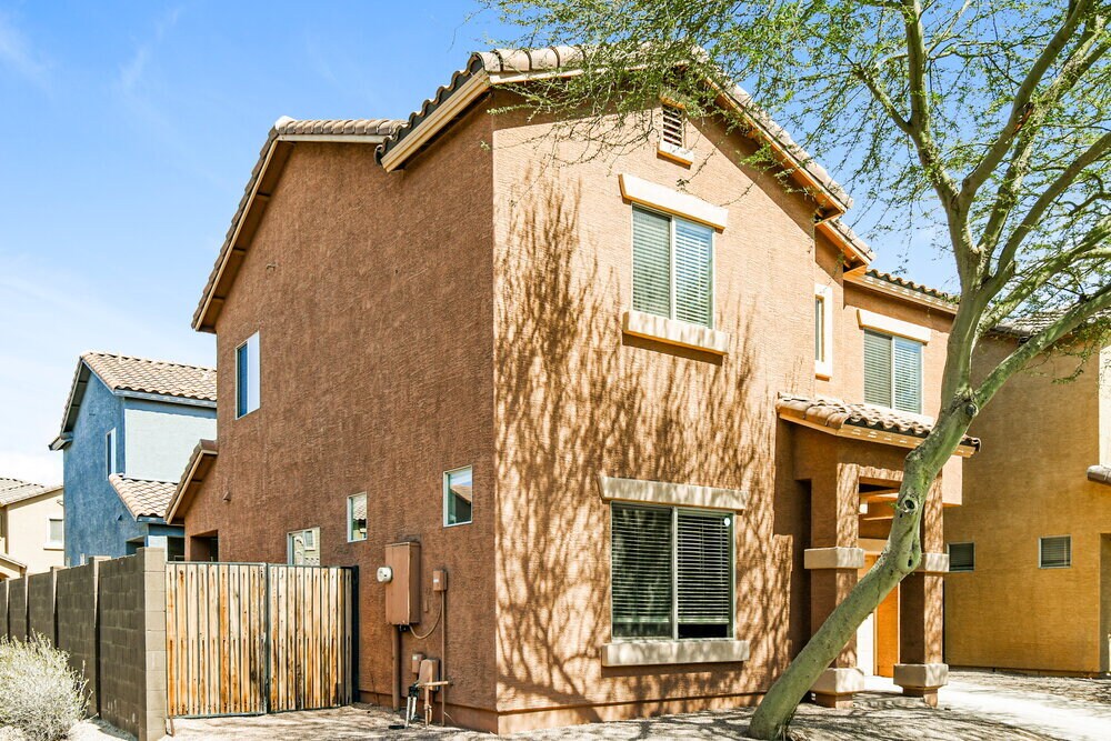 Building Photo - 311 S Travis